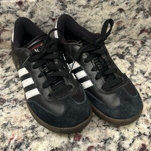 Kids Adidas Samba sneakers indoor soccer shoe